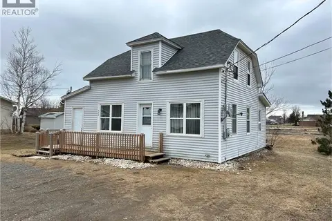 374 Georges Est