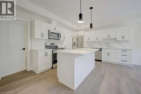 17 PETER Street Unit# 1