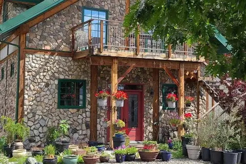 2626 MIDDLE BENCH Road