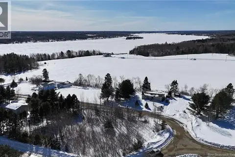 2 Rockcliff Boulevard