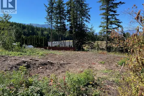 2221 Lakeview Drive