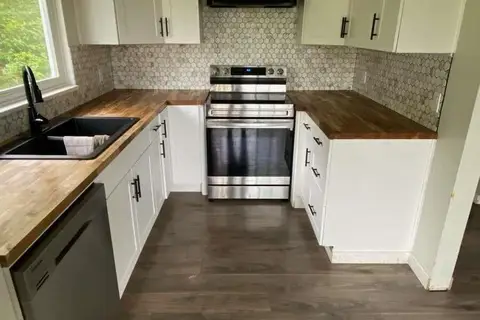 551 MacMillan Dr