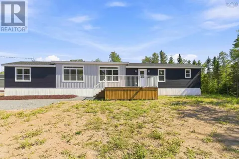 11 Pebble Lane