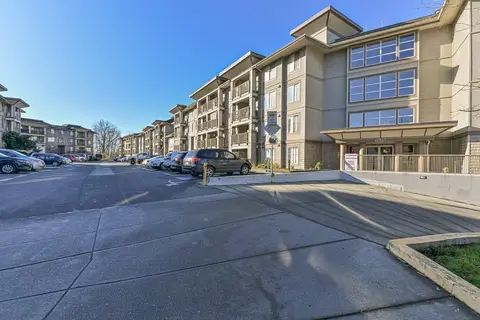 215 45567 YALE ROAD, Chilliwack Proper South
