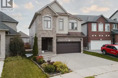 346 MOORLANDS Crescent