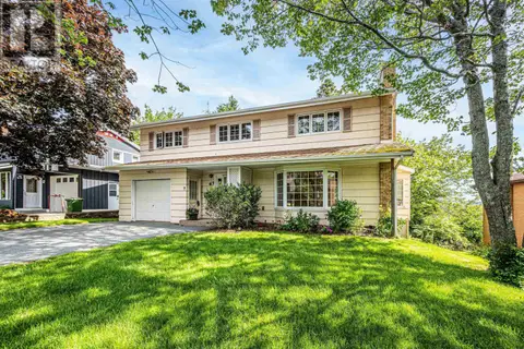 43 Deepwood Crescent