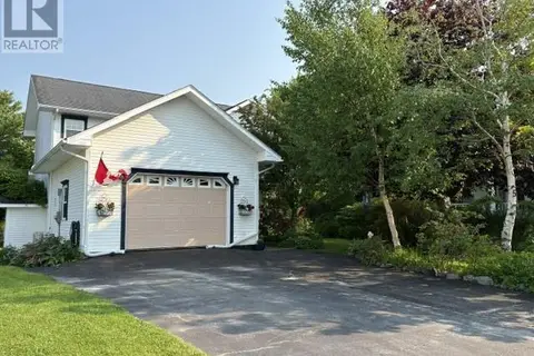 5 Stacey Crescent