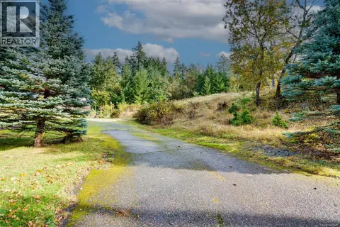 Lot B Garry Oak Dr