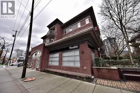 3246 ST JOHNS STREET