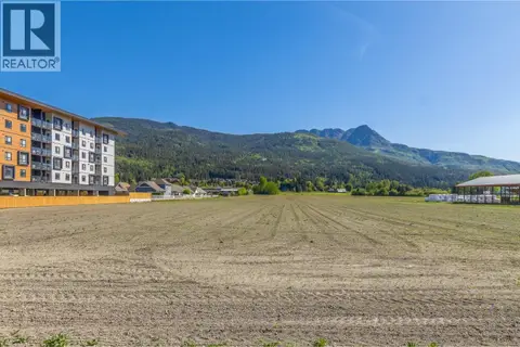 1490 10 Avenue SW Lot# 3