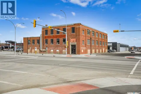 2002 DEWDNEY AVENUE