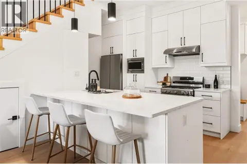 194 Maple Place Unit# 4