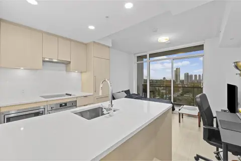 1203 13675 107A AVENUE