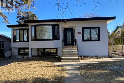 564 5 Street W