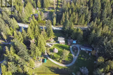 1106 A & B GLADWIN TRAIL ROAD