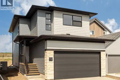 738 Violet Place W