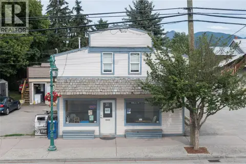 2037 Shuswap Avenue