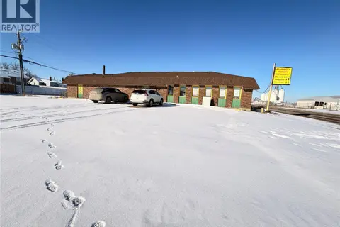 305 1st AVENUE W
