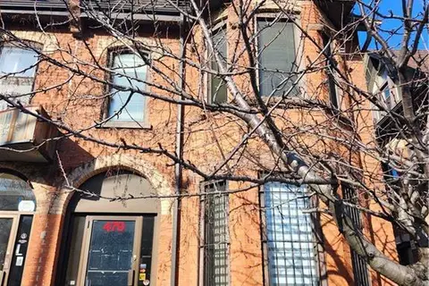 479 MAIN Street E