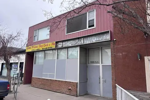 10809 95 St NW