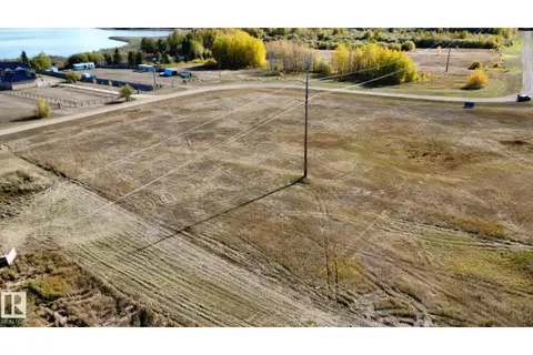 9 Bechthold Bay 104, 191054 twp 852
