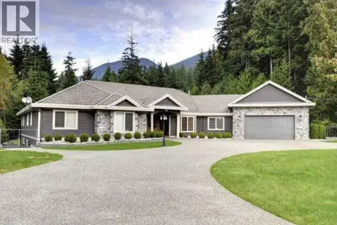 815 SPENCE WAY