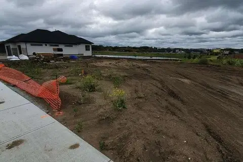 9 HAYFIELD GV