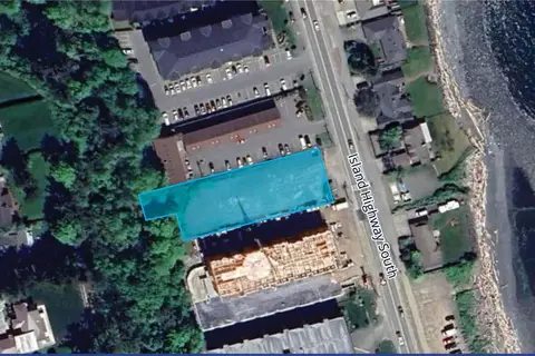 834 Island Hwy S