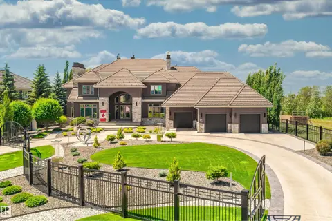 16 WINDERMERE DR SW