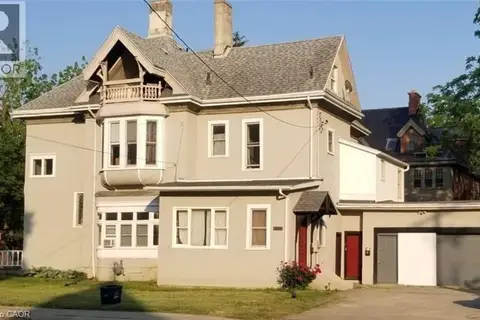 448 W KING Street W