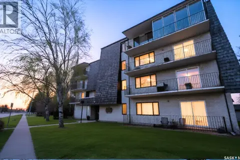 202 699 28th STREET W