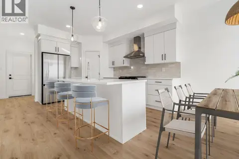 114 Miners Road W