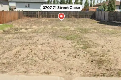 3707 71 St. Close
