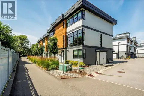 1515 Highland Drive N Unit# 29