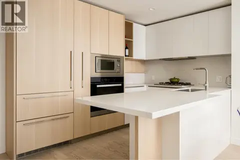406 6833 PEARSON WAY