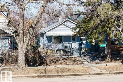 8736 76 AV NW