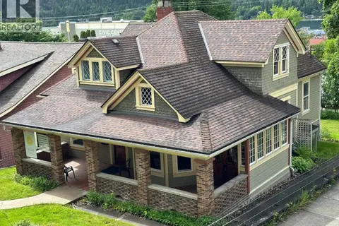 823 Baker Street