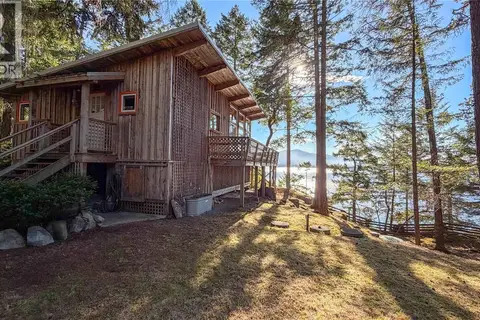 811 Canso Rd