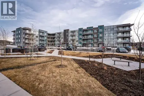 215, 40 Carrington Plaza N