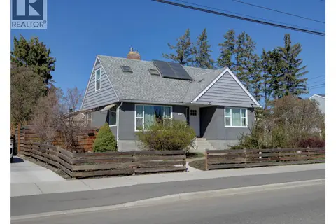 1505 32 Avenue