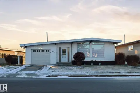 8043 135 AV NW