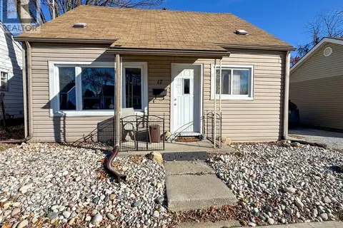 17 MCNAUGHTON AVENUE