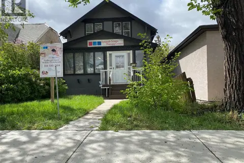 3033 Dewdney AVENUE