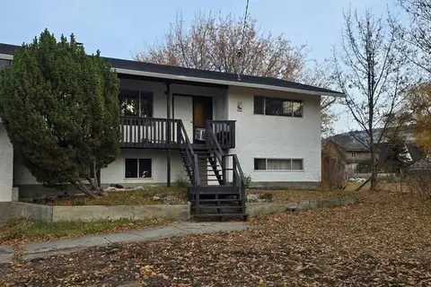 2611 Lakeshore Road