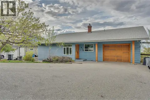 418 Panorama Crescent