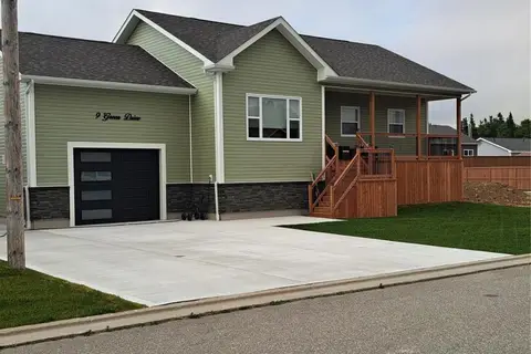 9 Green Drive