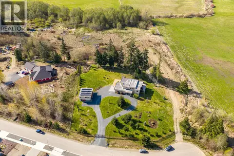 3389 Rhys Rd