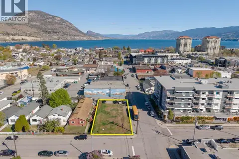 303 Nanaimo Avenue W