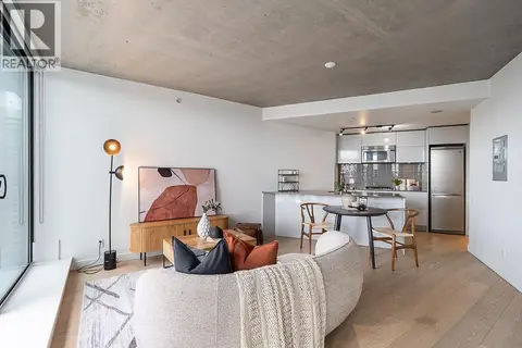 3309 128 W CORDOVA STREET