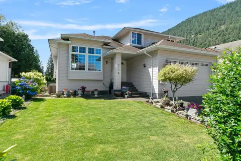 336 CHESTNUT AVENUE, Harrison Hot Springs